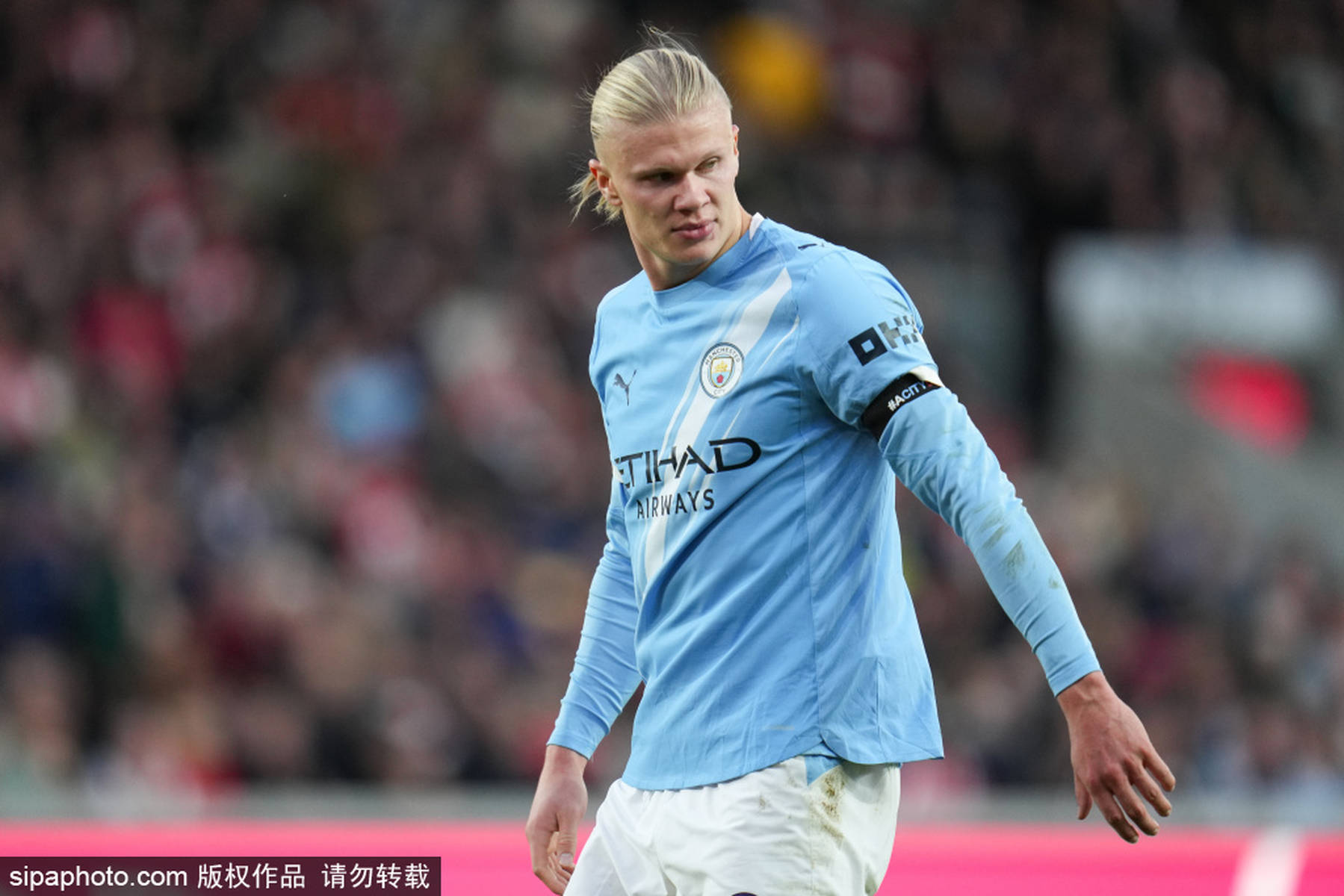 状态低迷遭遇三连平，皇马丢掉西甲积分榜榜首（三连平状态不佳，皇马让出西甲榜首）