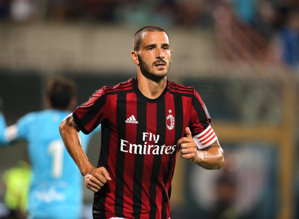 吕文君庆祝夺冠：是海港的三连冠，更是上海的三连冠（吕文君：不仅是海港三连冠，也是上海的三连冠）